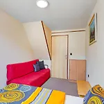 Modern In With Private Garden *