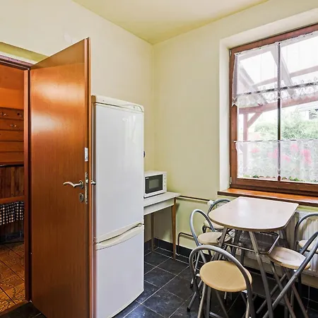 Modern In Cern Dul With Private Garden
