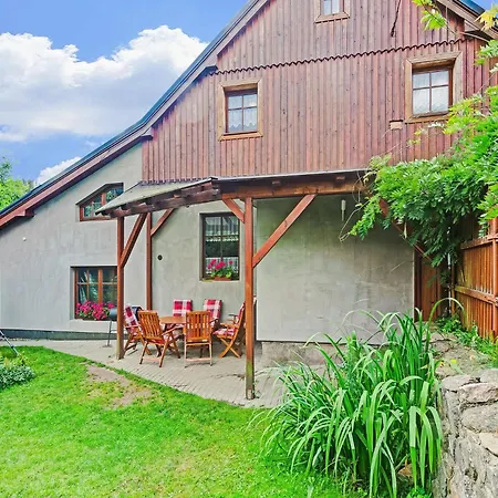 Modern In With Private Garden Holiday home