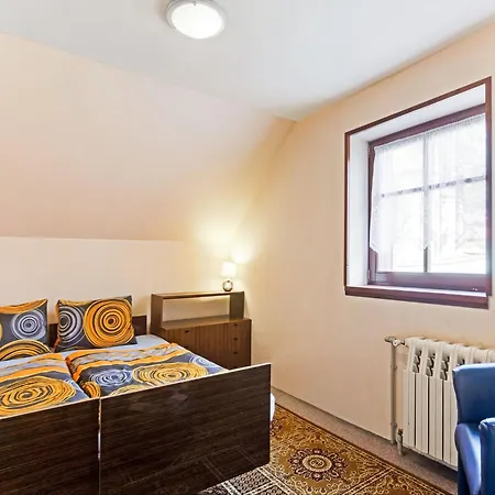 Modern In With Private Garden * Черный Дул