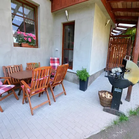 Modern In With Private Garden Holiday home *