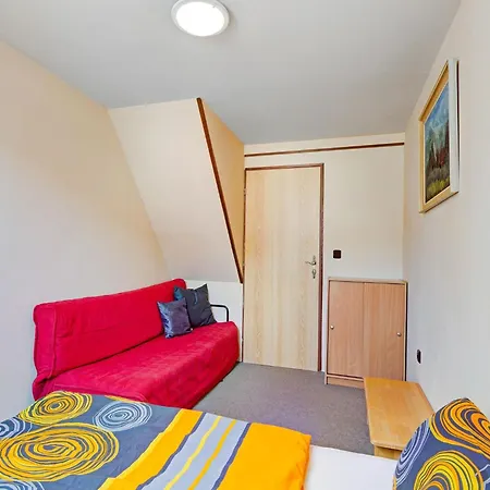 Modern In With Private Garden *