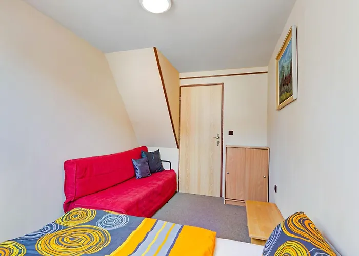 Modern In With Private Garden *