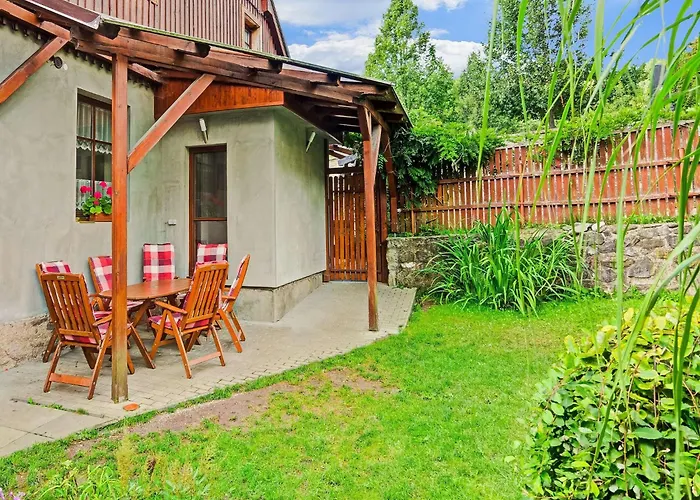 Modern In With Private Garden Ferienhaus Černý Důl